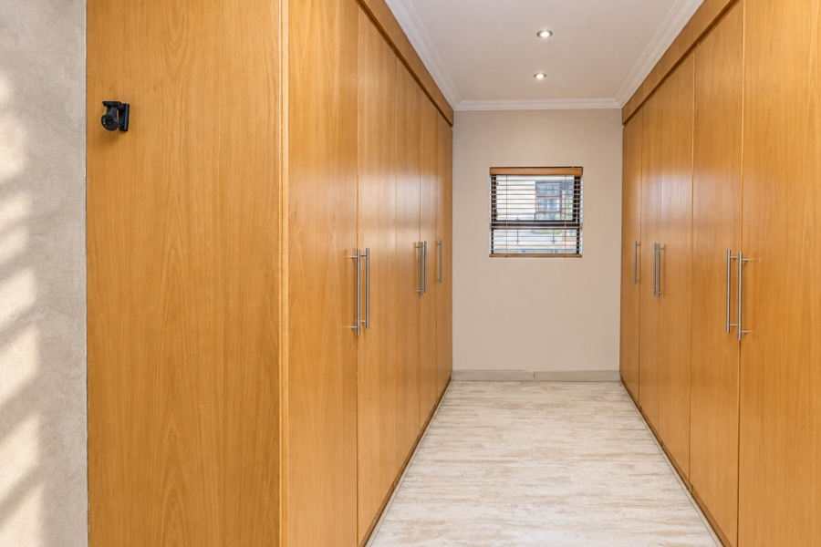 5 Bedroom Property for Sale in Birdwood Estate North West